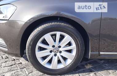 Універсал Volkswagen Passat 2013 в 