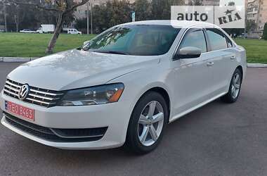 Седан Volkswagen Passat 2013 в Ровно