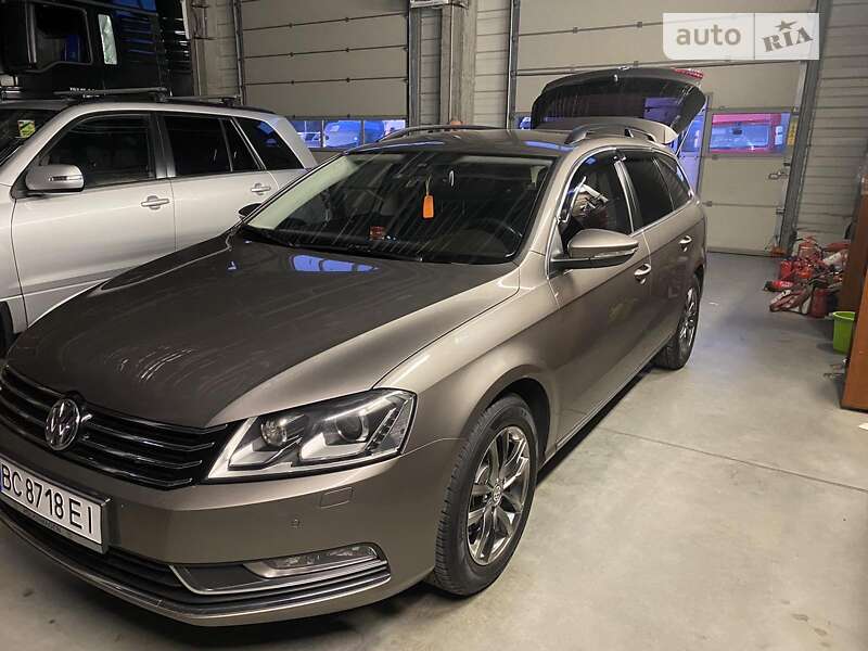 Универсал Volkswagen Passat 2011 в Львове