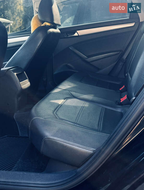 Седан Volkswagen Passat 2012 в Хмельницком