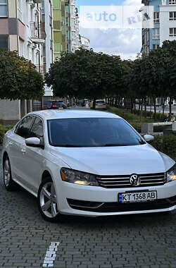 Седан Volkswagen Passat 2014 в Івано-Франківську