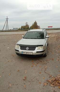 Універсал Volkswagen Passat 2002 в Житомирі