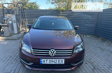 Седан Volkswagen Passat 2013 в Івано-Франківську