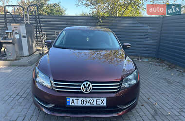 Седан Volkswagen Passat 2013 в Ивано-Франковске