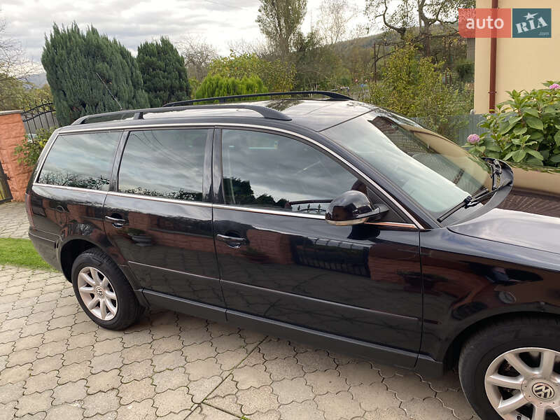 Універсал Volkswagen Passat 2004 в Ужгороді