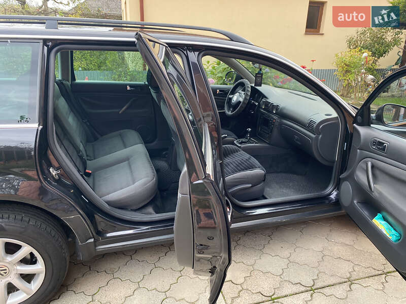 Універсал Volkswagen Passat 2004 в Ужгороді