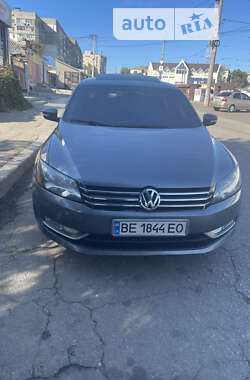 Седан Volkswagen Passat 2013 в Николаеве