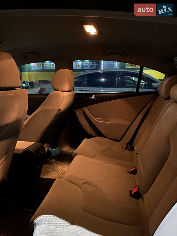 Седан Volkswagen Passat 2005 в Ивано-Франковске фото 4 Седан Volkswagen Passat 2005 в Ивано-Франковске