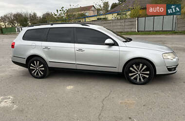 Универсал Volkswagen Passat 2005 в Теофиполе