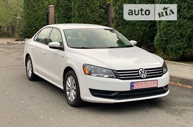 Седан Volkswagen Passat 2014 в Киеве