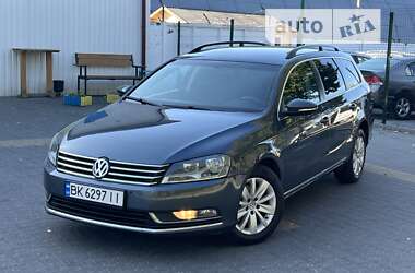 Універсал Volkswagen Passat 2011 в Рівному