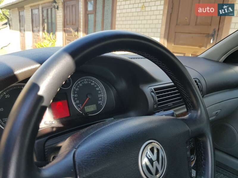 Универсал Volkswagen Passat 2001 в Полонном
