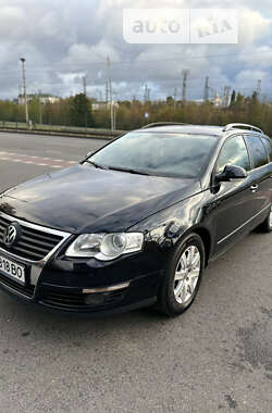 Універсал Volkswagen Passat 2010 в Києві