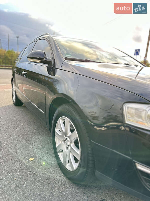 Универсал Volkswagen Passat 2010 в Киеве