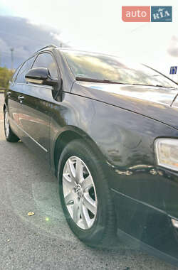 Универсал Volkswagen Passat 2010 в 
