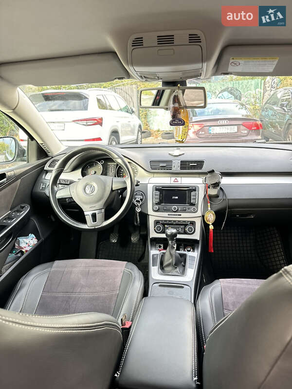 Универсал Volkswagen Passat 2010 в Киеве