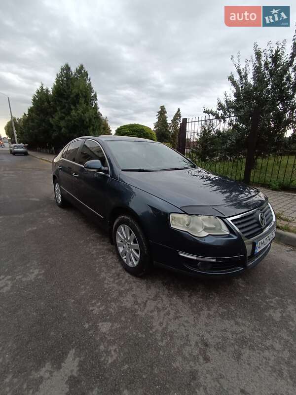 Седан Volkswagen Passat 2008 в Луцке