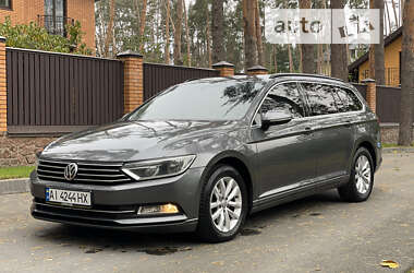 Універсал Volkswagen Passat 2015 в Ірпені