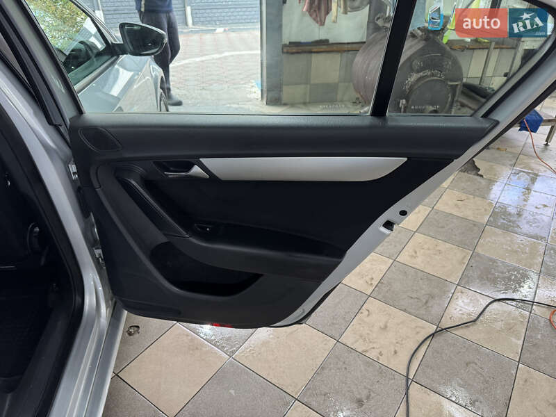 Седан Volkswagen Passat 2011 в Львове фото 12 Седан Volkswagen Passat 2011 в Львове