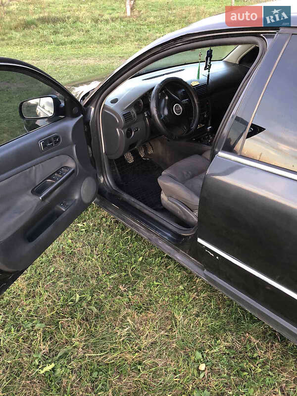 Седан Volkswagen Passat 2004 в Берегомете