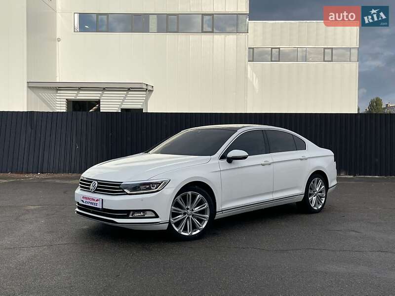 Седан Volkswagen Passat 2018 в Киеве