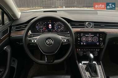 Седан Volkswagen Passat 2018 в Києві