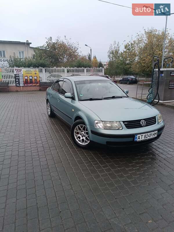 Седан Volkswagen Passat 1999 в Ивано-Франковске