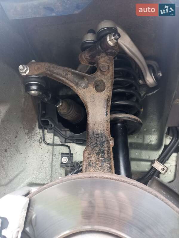 Седан Volkswagen Passat 2001 в Львове