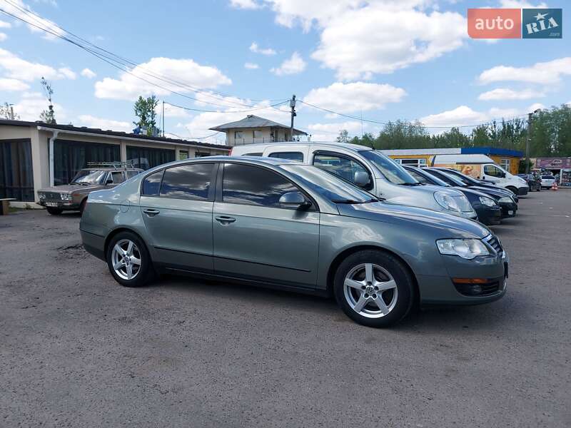 Седан Volkswagen Passat 2009 в Львові