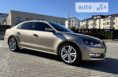 Седан Volkswagen Passat 2014 в Киеве