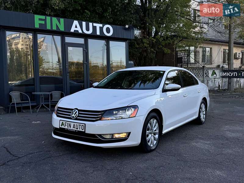 Седан Volkswagen Passat 2011 в Киеве