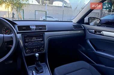 Седан Volkswagen Passat 2011 в Киеве