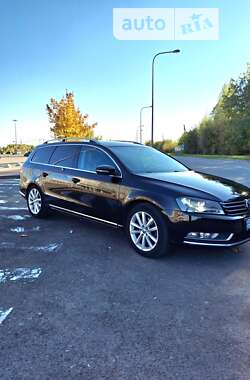 Универсал Volkswagen Passat 2012 в Львове