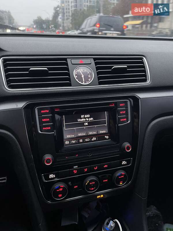 Седан Volkswagen Passat 2016 в Києві