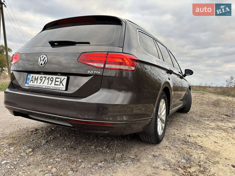 Универсал Volkswagen Passat 2017 в Житомире
