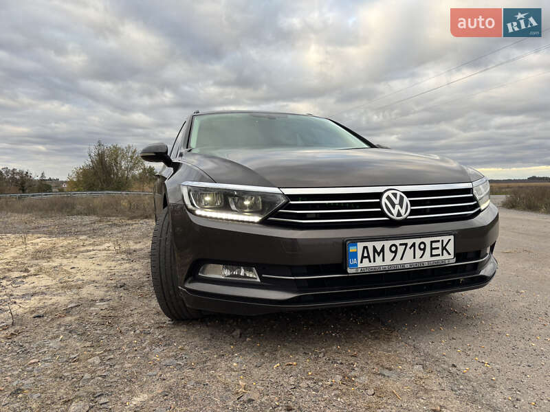 Универсал Volkswagen Passat 2017 в Житомире