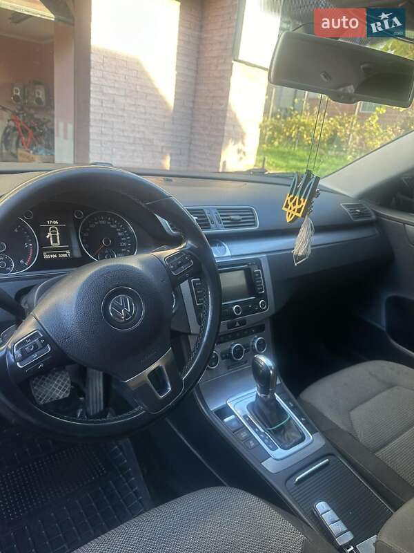Универсал Volkswagen Passat 2012 в Тернополе