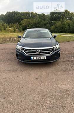 Седан Volkswagen Passat 2021 в Долине