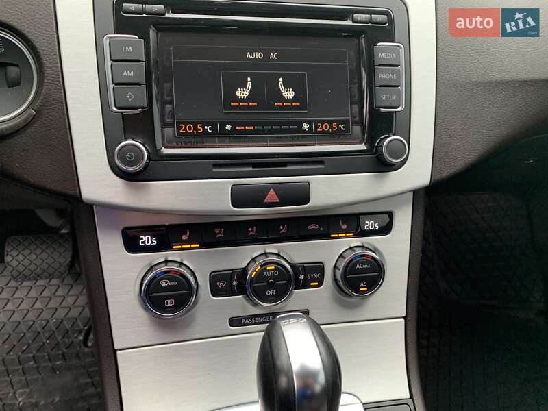 Седан Volkswagen Passat 2012 в Днепре