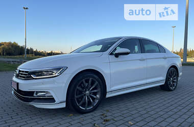 Седан Volkswagen Passat 2017 в Львові