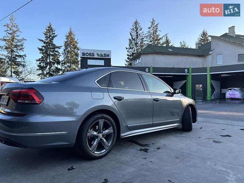 Седан Volkswagen Passat 2017 в Черновцах