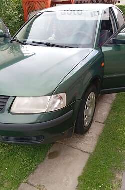 Седан Volkswagen Passat 1998 в Дрогобичі