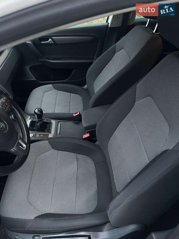 Универсал Volkswagen Passat 2012 в Киеве