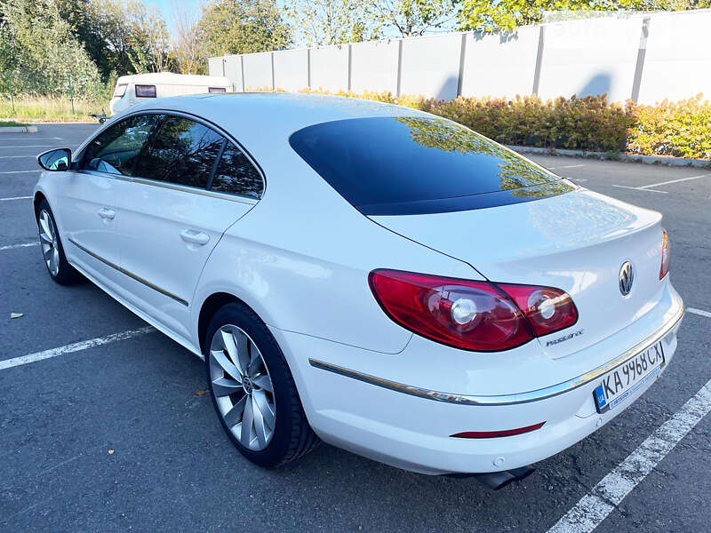 Седан Volkswagen Passat 2011 в Києві