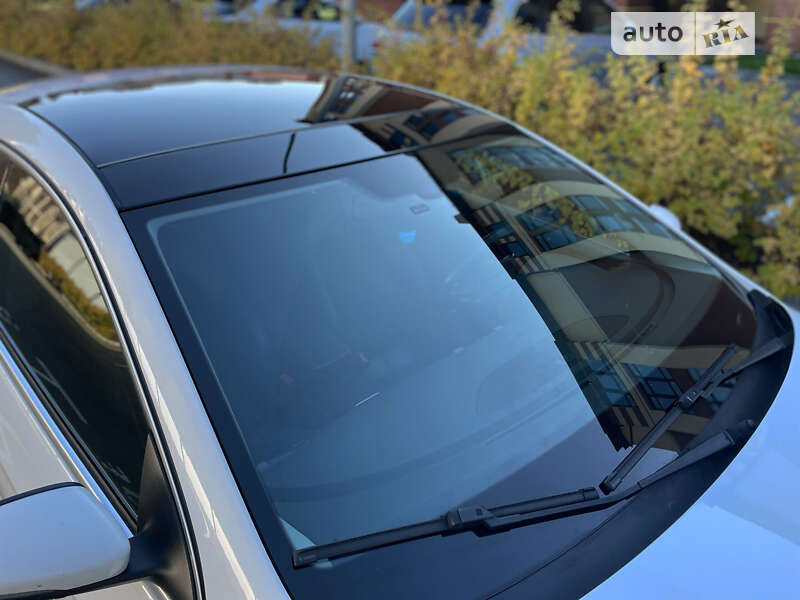 Седан Volkswagen Passat 2011 в Києві