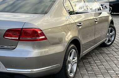 Седан Volkswagen Passat 2011 в Кривом Роге