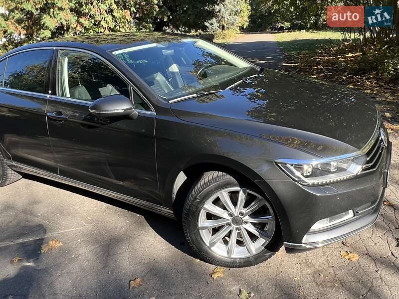 Седан Volkswagen Passat 2018 в Киеве