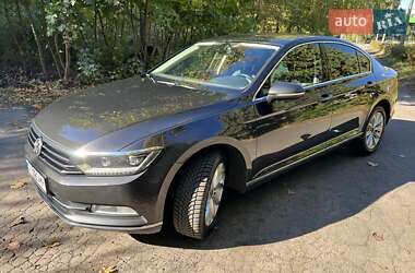 Седан Volkswagen Passat 2018 в Києві