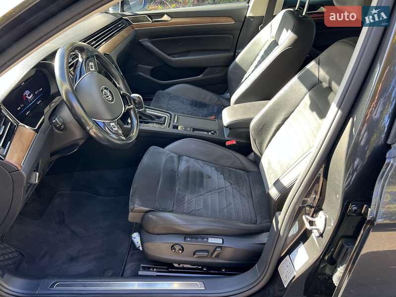 Седан Volkswagen Passat 2018 в Киеве