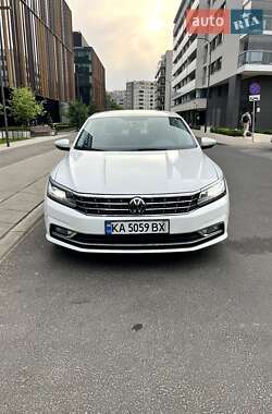 Седан Volkswagen Passat 2016 в 